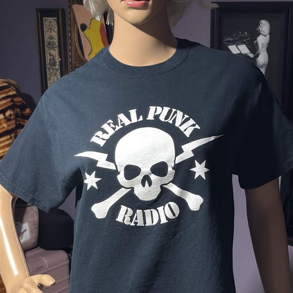 Punk Rock Radio skull 💀 t-shirt. Medium size, black shirt. Good condition. Rad!! - Picture 6 of 7